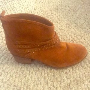Adorable Jessica Simpson booties.